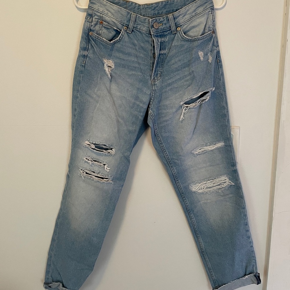 Light blue boyfriend jeans.